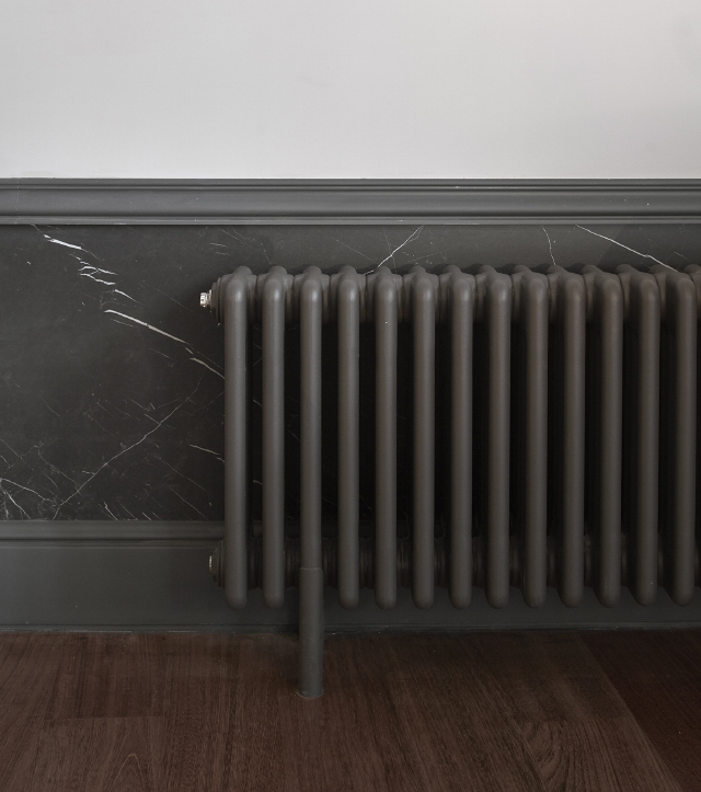 interiorismo-madrid-apartamento-radiador-rodapie-clasico-rehabilitado-interior-chamberi