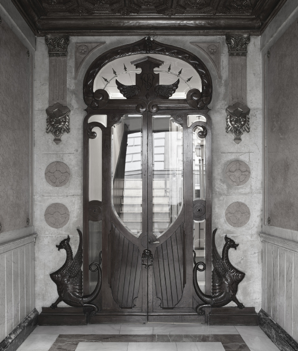 interiorismo-madrid-decoracion-hall-fachada-clasico-barrio-salamanca-rehabilitacion