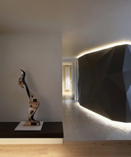 interiorismo-valencia-apartamento-hall-escultura